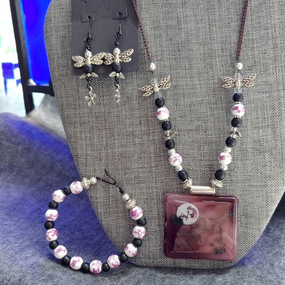 Necklace set